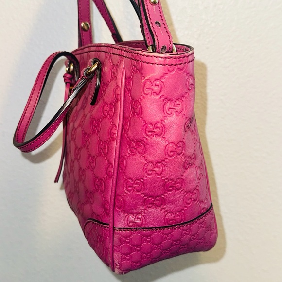 Gucci: Embossed Bree Guccissima GG Monogram Crossbody Bag - Picture 9 of 16